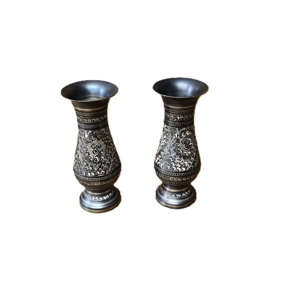 2 Vintage Indian Brass Bud Vases – Hand-Etched Floral Pair, 5.75” Boho Eclectic - Picture 1 of 4